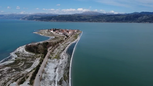 Eğirdir Gölü'nde doğal yol oluştu;Suyun üstünde yürüyüş..!